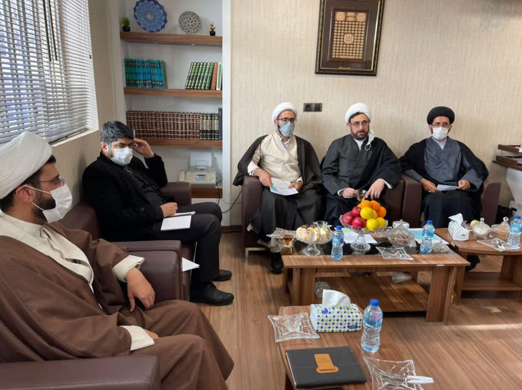 بازدید قائم مقام و معاون آموزش و پژوهش مجتمع فقه، حقوق و قضای اسلامی از مرکز تخصصی امام حسین علیه السلام در شیراز 3 photo 2022 01 21 17 22 44