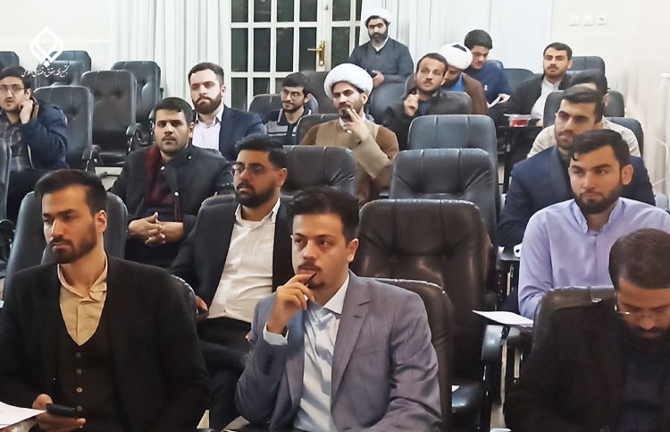 نشست نقد آرای قضایی با موضوع «وضعیت فقهی - حقوقی والدین حضانتی در کودک متولد از رحم جایگزین» برگزار شد 4 3