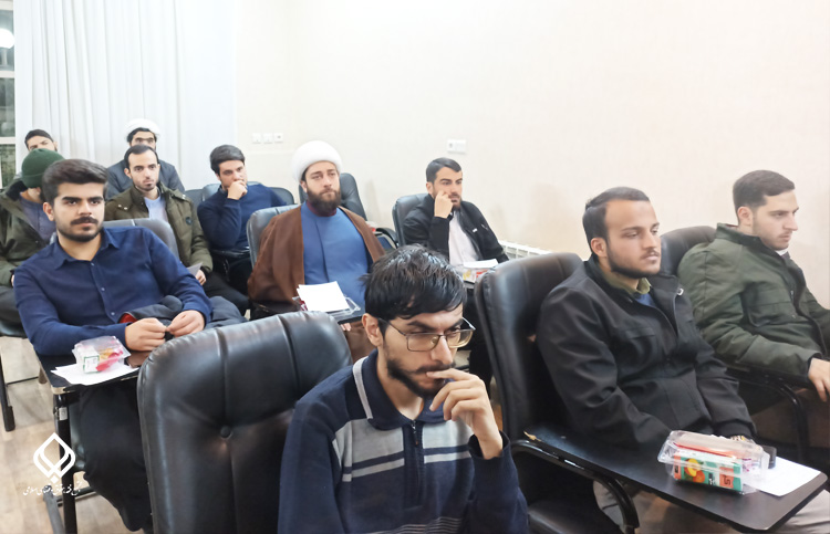 نشست نقد آرای قضایی با موضوع «وضعیت فقهی - حقوقی والدین حضانتی در کودک متولد از رحم جایگزین» برگزار شد 12 8